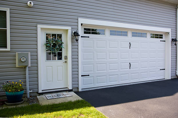 24/7 Emergency Garage Door Panel Replacement experts in New Madison, OH